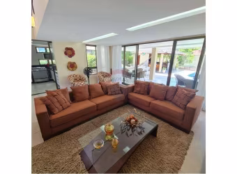 Luxo à Beira-Mar: Casa Excepcional em Muro Alto