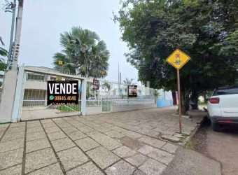 Casa 3 dormitórios com Piscina