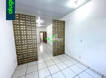 Aluga-se Cômodo Comercial na Rua Major Claudiano