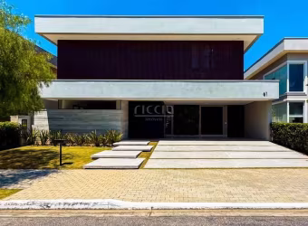 Sobrado Luxuoso - Muita Privacidade - 480 m² Útil - 3 SUÍTES (*Sala revers. 4º Suíte) + Escritório. Cond. Jardim do Golfe 3 - Com Elevador 4  Vagas
