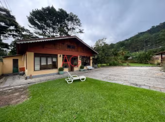 Casa à venda no bairro Carlos Guinle - Teresópolis/RJ