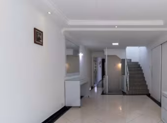 Vendo Uma Casa na Regiao Pinheiros com 3 Quartos Por 470 Mil.