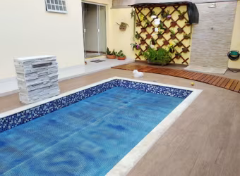 Linda Casa com piscina no Jardim Boer