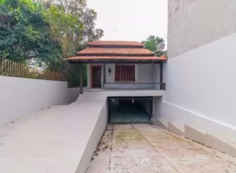 Casa em condomínio fechado com 4 quartos para alugar na Professor Lealcino Santos, 26, Partenon, Porto Alegre por R$ 4.900