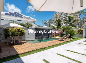 BLUE HOUSES: CASA DE 5 SUÍTES E 350m² À VENDA NA BARRA DA TIJUCA