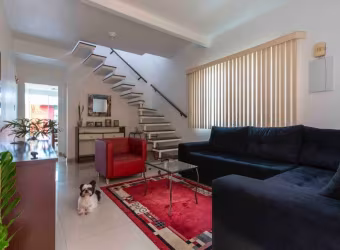 Sobrado á venda no Jardim Roberto com 150m² 3 dormitórios 1 suíte 2 banheiros 3 vagas