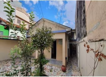 Casa próximo ao metrô com garagem