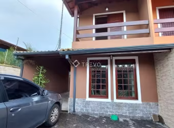 CASA A 50 METROS DA PRAIA À VENDA 3 DORM, 4 WC, 2 VAGAS POR R$ 910.000,00