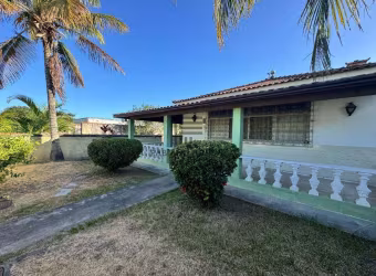 Duas Casas em Araruama - 5 Quartos ( 2 suítes ) - R$ 600.000,00 - Iguabinha