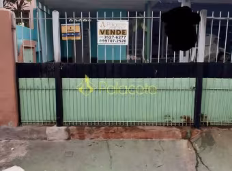 Casa à venda 2 Quartos, 1 Vaga, 180M², Centro, Taubaté - SP