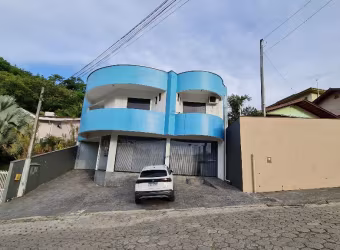 Casa de 2 pisos Comercial  e Residencial de 3 quartos, sendo 1 suíte no Badenfurt!