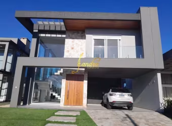 Sobrado  beira de lago condomínio fechado mobiliado e decorado com 4 suites
