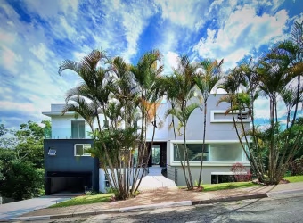Casa à venda,  4 suítes, 5 banheiros, 8 vagas sendo 6 cobertas.Chácara dos Lagos, Carapicuíba, SP