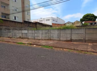 Área à venda no Bairro Osvaldo Rezende
