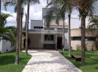 Casa á Venda  Alto Padrão no Bairro Jardim Karaíba.