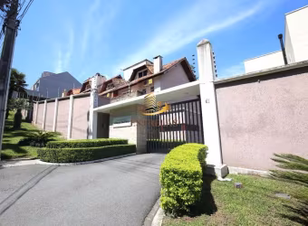 Vende sobrado, em condomínio, Santo Inácio