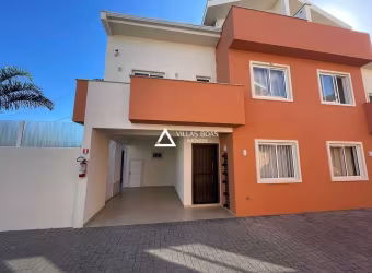 Triplex em Condomínio com piscina prox. ao mar.