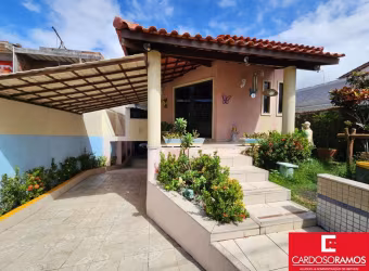 Casa com 3 quartos à venda na Rua Osvaldo B Pitangueiras, Pitangueiras, Lauro de Freitas por R$ 690.000