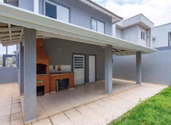 Casa à venda na Alameda Macadâmia, Moinho Velho, Cotia - SP
