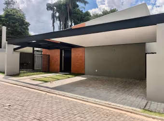 Casa à venda na Rua México, Chácara dos Lagos, Carapicuíba - SP