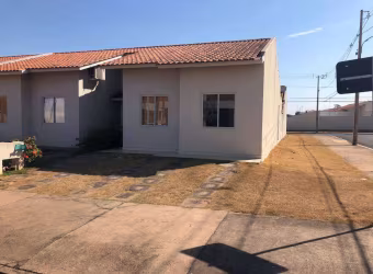 Excelente casa no condomínio Rubi, 02 dormitórios sendo 01 suíte