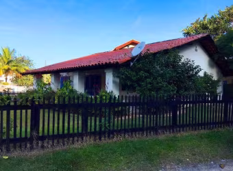 Casa para Venda em Bombinhas, Bombas, 3 dormitórios, 1 suíte, 2 banheiros, 4 vagas