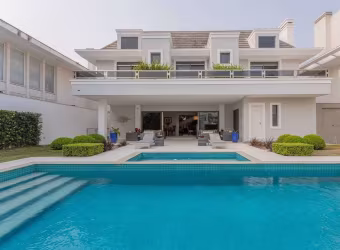 Casa 5 dormitórios em Jurerê Internacional - Florianópolis, SC