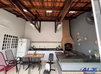 Casa com 3 quartos à venda na Rua Coronel Siqueira Reis, Jardim Estoril, Marília, 290 m2 por R$ 820.000