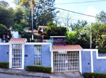 Casa estilo chácara 840m² Terreno, 3 Quartos sendo 1 Suíte , 2 Salas, Quintal , Não Financia  R$  580.000