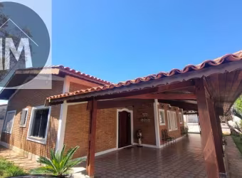 Casa Mobiliada para Locação em Atibaia com 03 Suítes  - Loteamento Morumbi