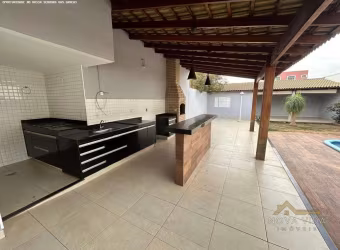 Casa para Venda em Uberlândia, Martins, 4 dormitórios, 2 suítes, 4 banheiros, 2 vagas
