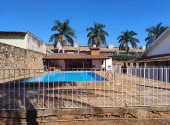 AMPLA CASA RESIDENCAL COM ÓTIMA OPÇÃO PARA FINS COMERCIAIS Casa de Rua com 6 Quarto(s) e 6 banheiro(s) à Venda, 633 por R$ 2.800.000 no setor Jardim América AD22478