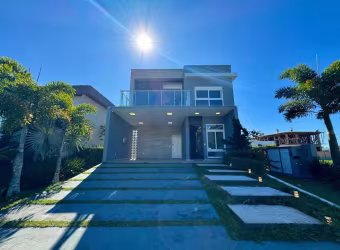Casa para Venda em Camboriú, Santa Regina, 3 dormitórios, 1 suíte, 4 banheiros, 4 vagas