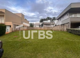 Terreno amplo em condomínio fechado nos Jardins Verona, Goiânia!