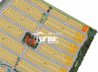 Lote à venda no Condomínio Jardins Versalhes próximo a mata e Praça Pet Place.