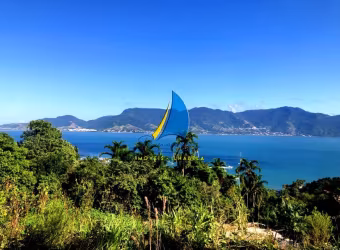 TERRENO EM ILHABELA - ESCRITURA DEFINITIVA E VISTA PARA O MAR - REGIÃO CENTRAL