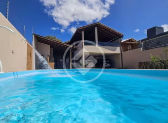 Linda Casa de 3 quartos com piscina na Enseada Azul codigo: 85894