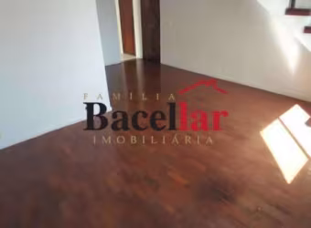 Apartamento com 2 quartos para alugar na Rua Marquês de Valença, Tijuca, Rio de Janeiro, 70 m2 por R$ 3.000