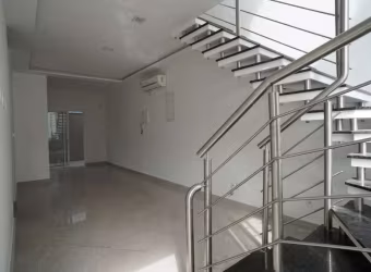 Casa à venda na Rua Antônio Daniel Dalcuche Filho, 27, Uberaba, Curitiba, 123 m2 por R$ 650.000