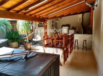 Casa com 3 quartos à venda na RUA JOSÉ POLICENO BERNARDES, Santa Cruz, Batatais por R$ 566.500