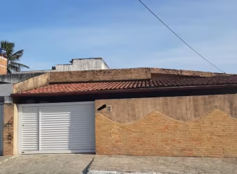 EXCELENTE CASA RESIDENCIAL NA TORRE COM 03 QUARTOS E EXCELENTE QUINTAL