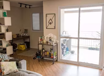 Apartamento na Vila Isolina Mazzei com 2 dormitórios e 1 vaga.