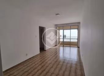 A 1 Quadra da praia! Apartamento de 2 Quartos com varanda e vaga de garagem demarcada codigo: 112036