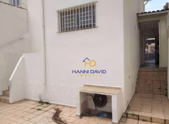 Excelente Casa Comercial com duas vagas na garagem