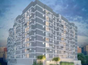 Apartamento com 02 dormitórios com varanda e vaga de carro.