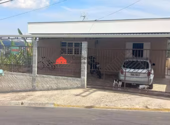 Casa para Venda em Serra Negra, Bairro das Palmeiras, 4 dormitórios, 1 suíte, 1 banheiro, 1 vaga