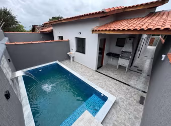 Casa com piscina lado praia