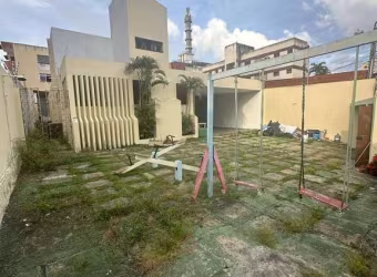 Casa para fins comerciais com ótima localização