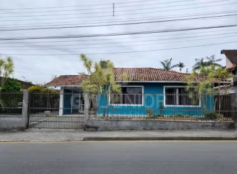 Casa com 3 quartos à venda na Rua Caçapava, 547, Bom Retiro, Joinville por R$ 890.000