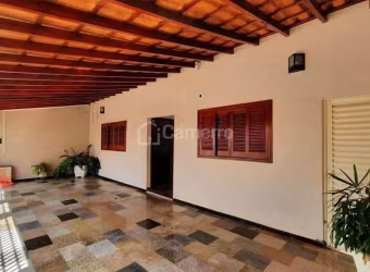 Casa com 3 dormitórios para alugar, 180 m² por R$ 2.800/mês - Antônio Zanaga I - Americana/SP